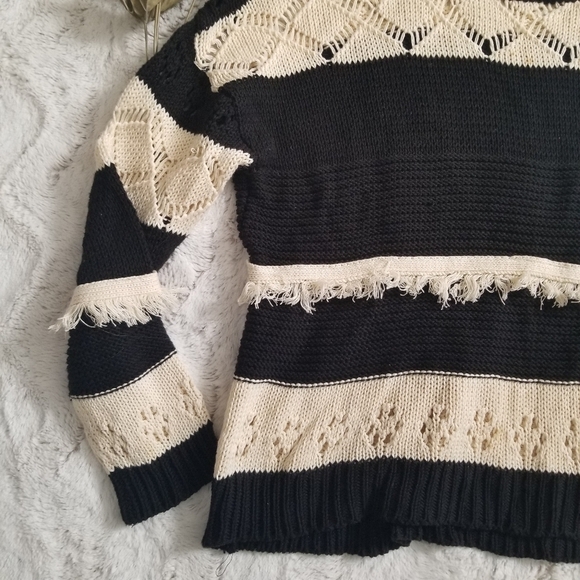 Pinkyotto Black Cream Crochet Knit Sweater Ebony Striped Crew Neck - Picture 2 of 10